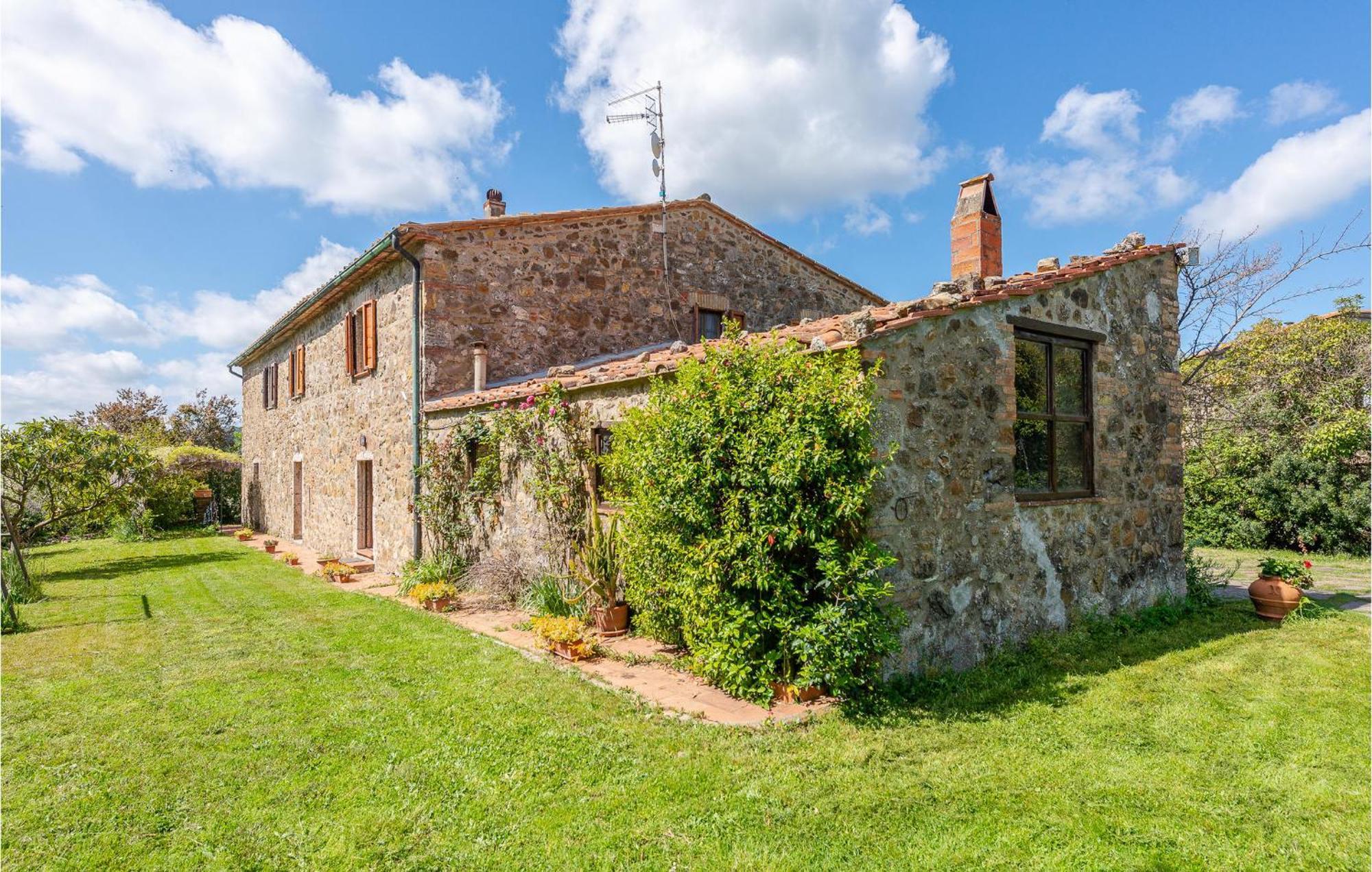Cozy Home In Massa Marittima Gr With Kitchen Esterno foto