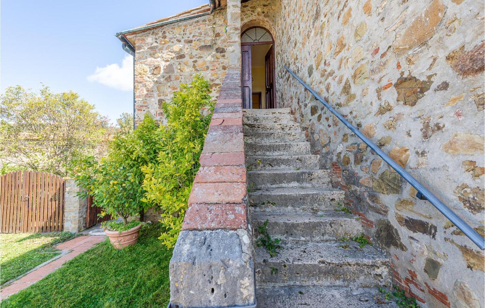 Cozy Home In Massa Marittima Gr With Kitchen Esterno foto