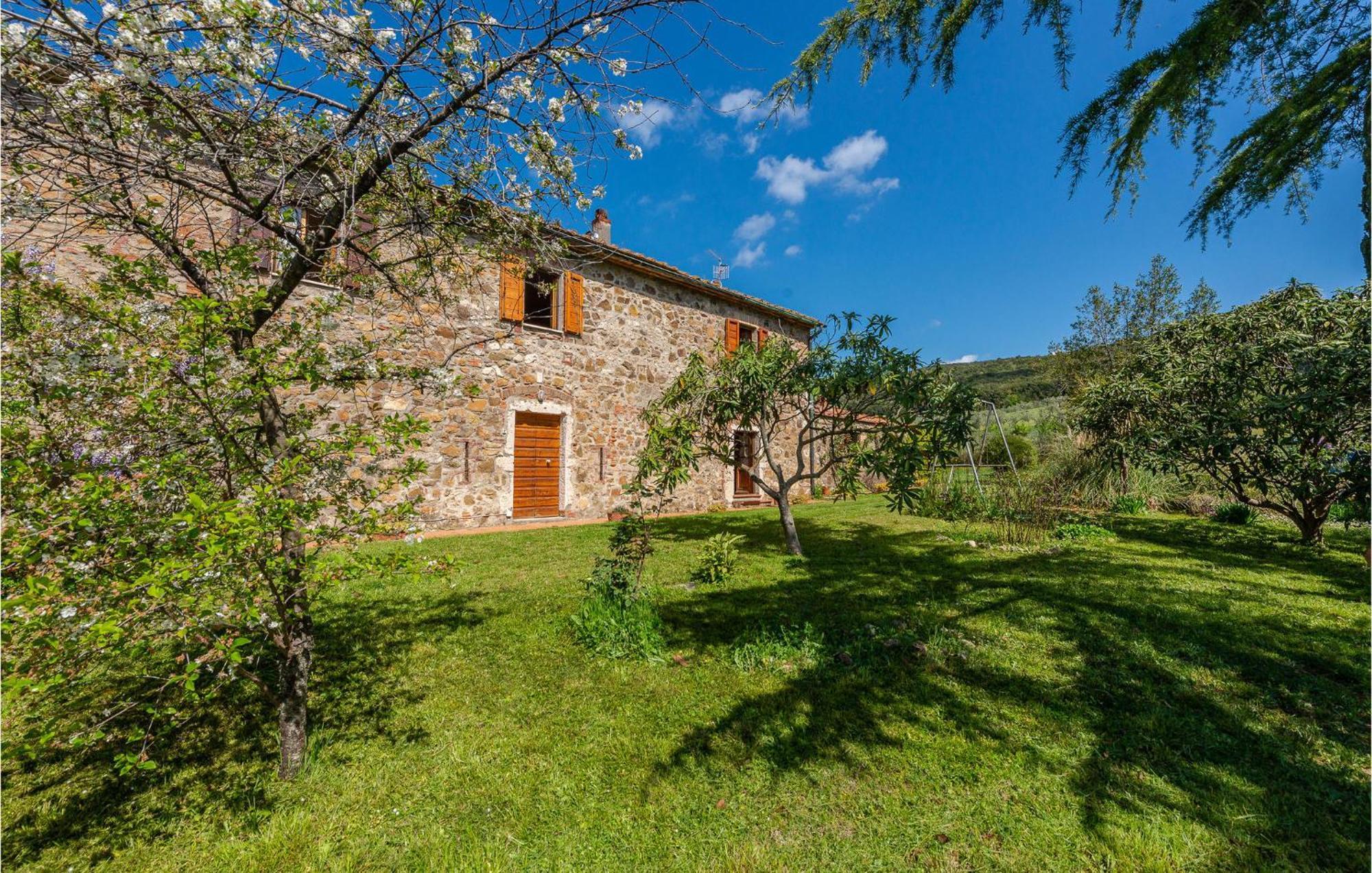 Cozy Home In Massa Marittima Gr With Kitchen Esterno foto