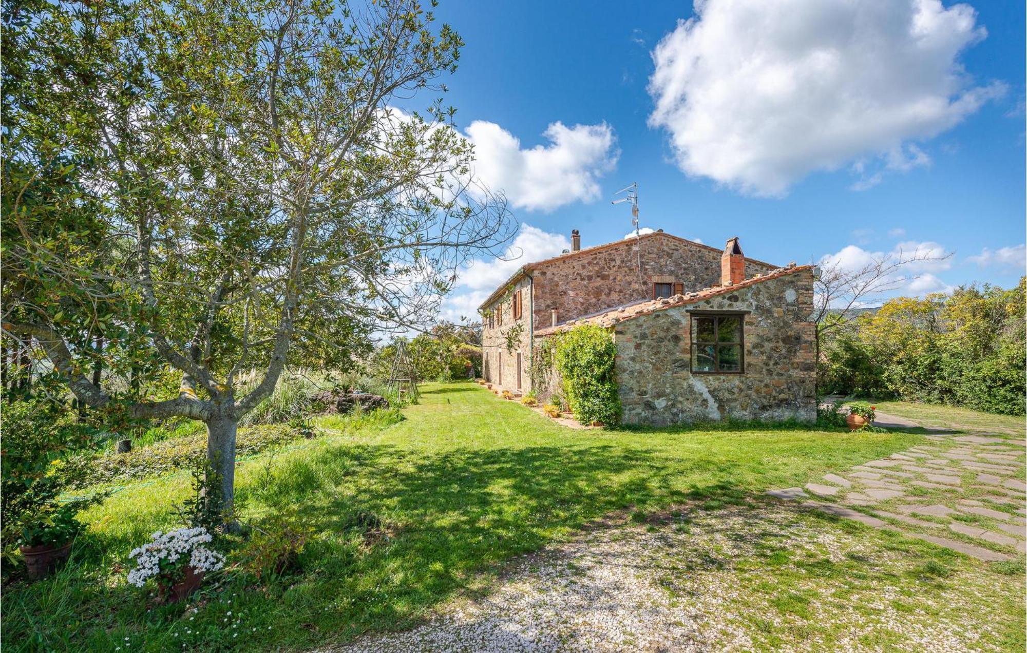 Cozy Home In Massa Marittima Gr With Kitchen Esterno foto